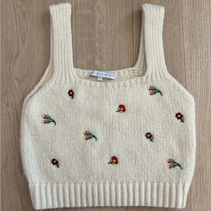 English Factory Cream Knit Tank Top with Floral Embroidery

Vguc! So pretty